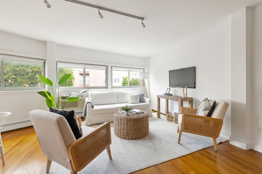 348 Franklin St Unit 3A, Cambridge, MA 02139