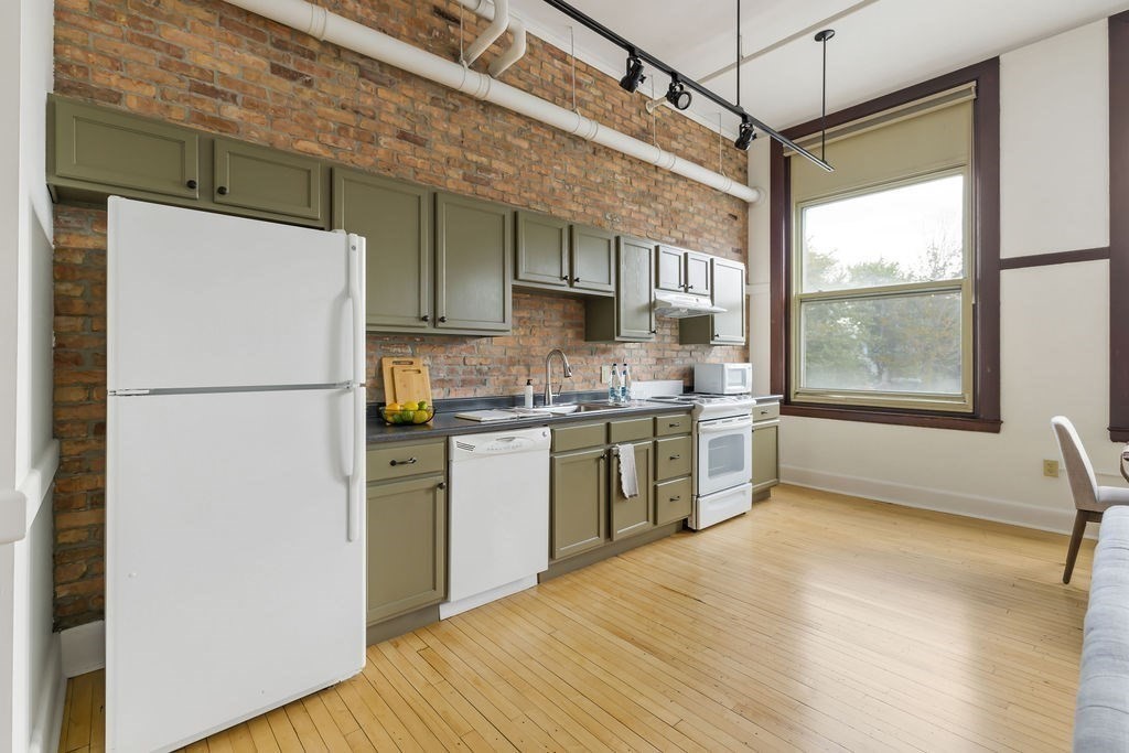 948 Main St Unit 202, Waltham, MA 02453 - Image 9