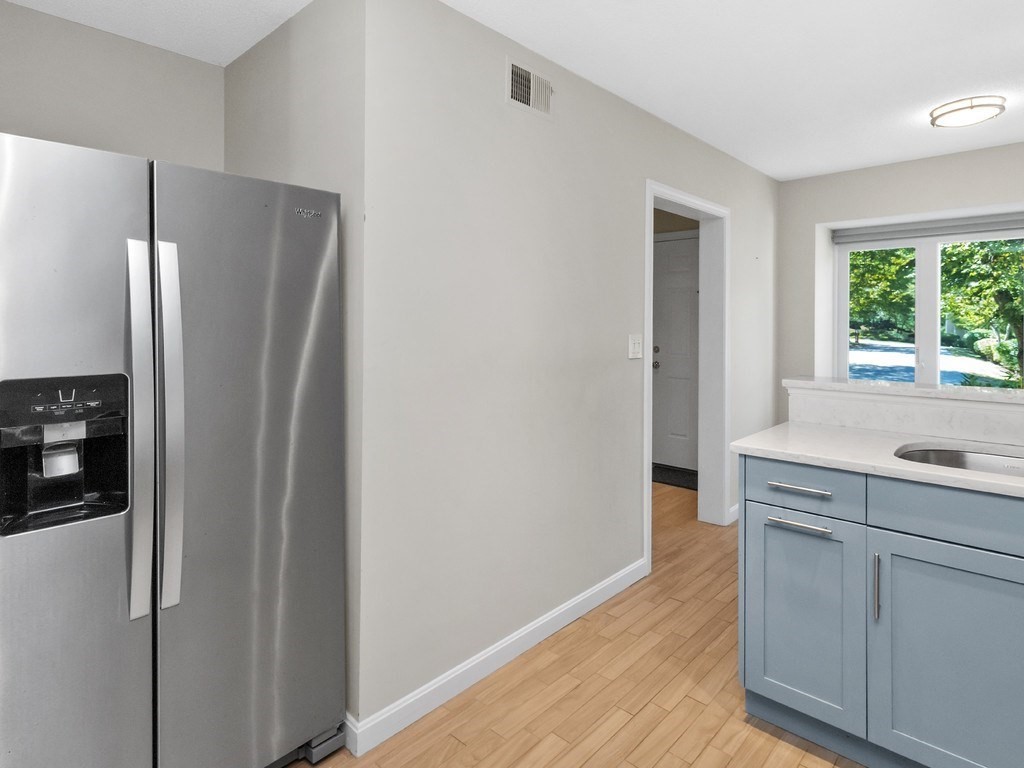 33 Bishops Forest Drive Unit 33, Waltham, MA 02452 - Image 6
