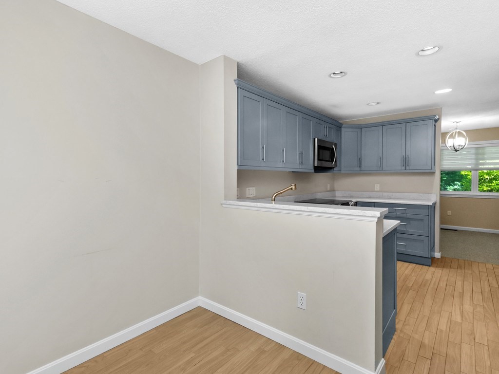 33 Bishops Forest Drive Unit 33, Waltham, MA 02452 - Image 8