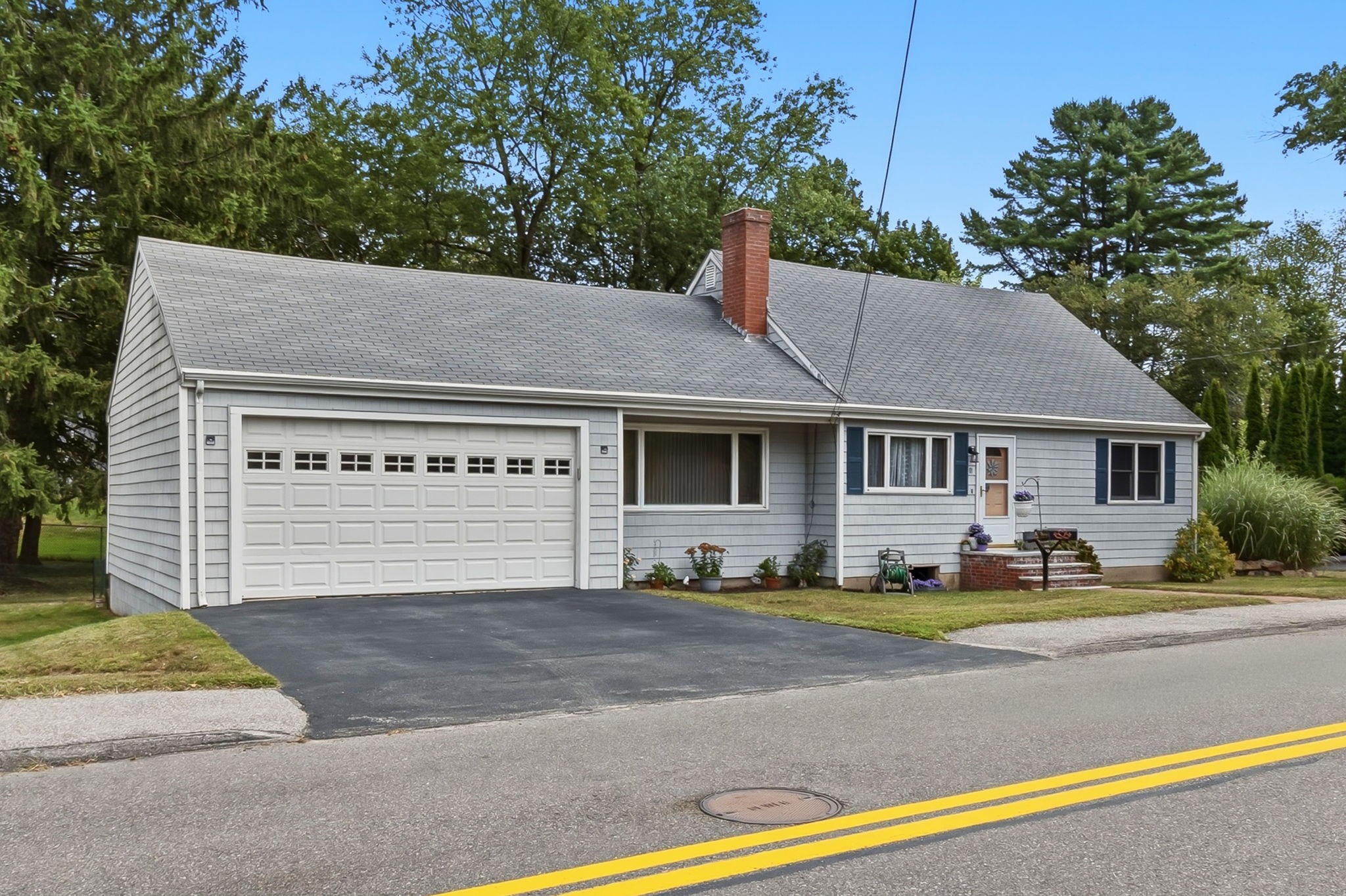 11 Grover St, Beverly, MA 01915