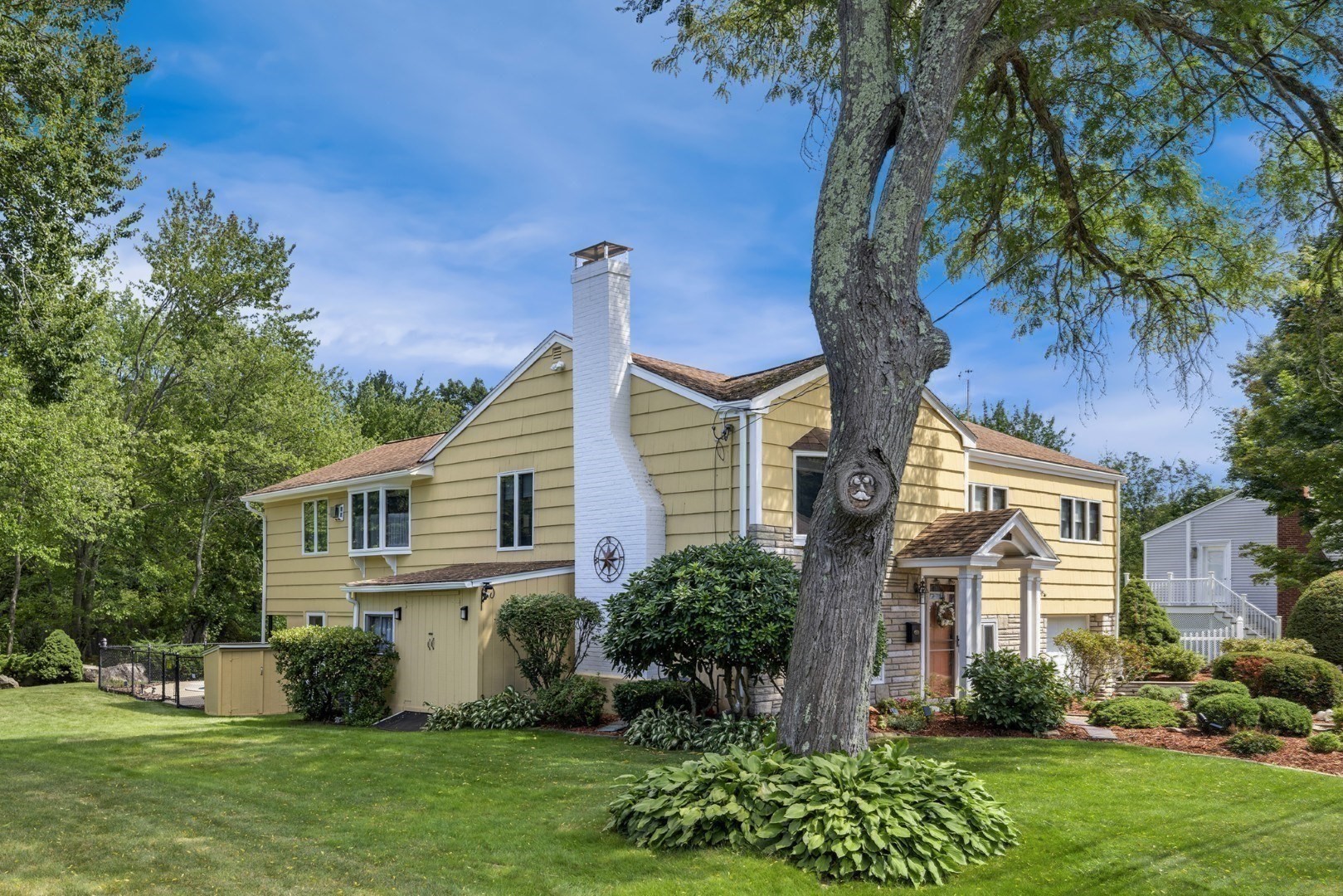 12 Carpenter Road, Lynnfield, MA 01940