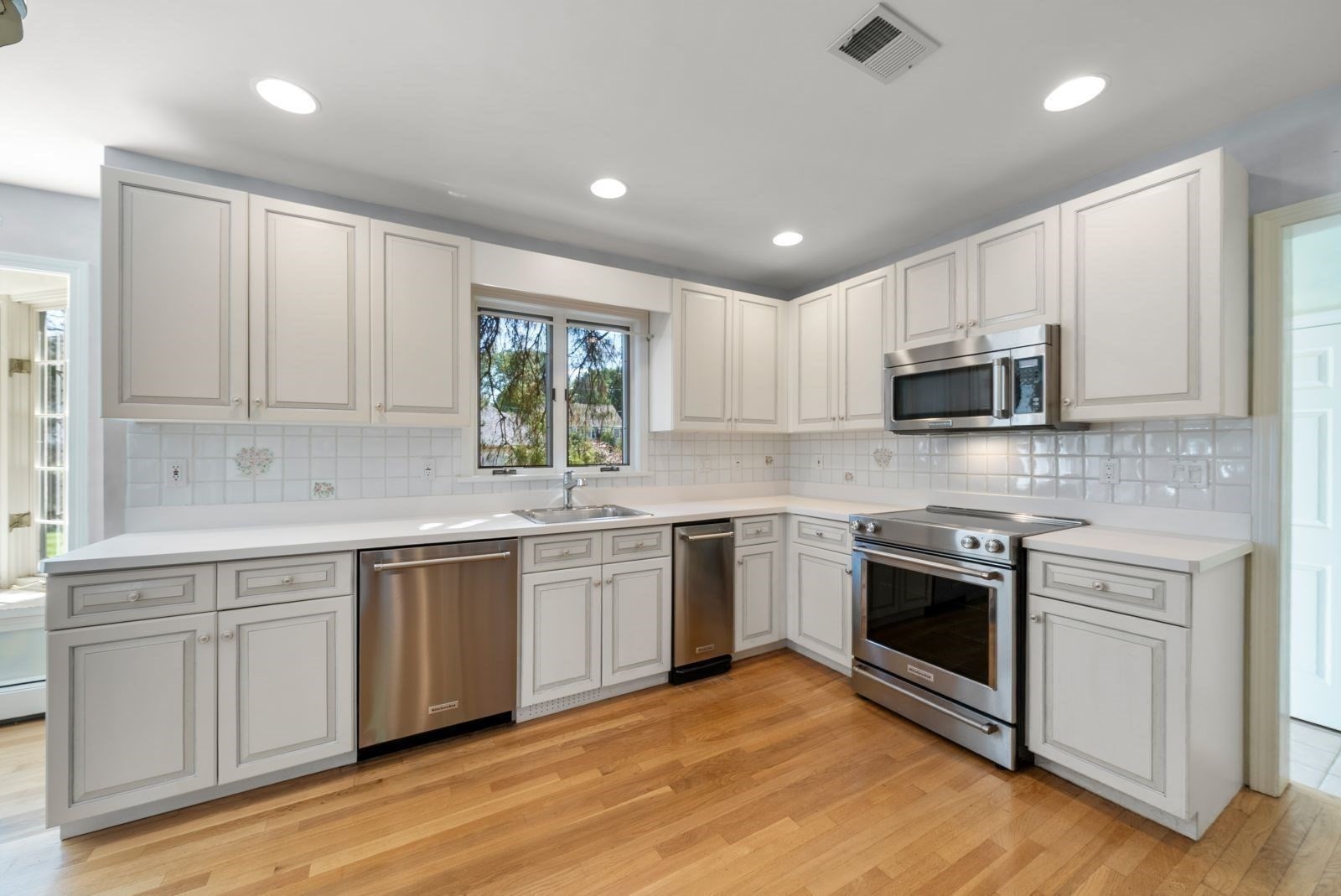14 Powder House Cir, Needham, MA 02492 - Image 10