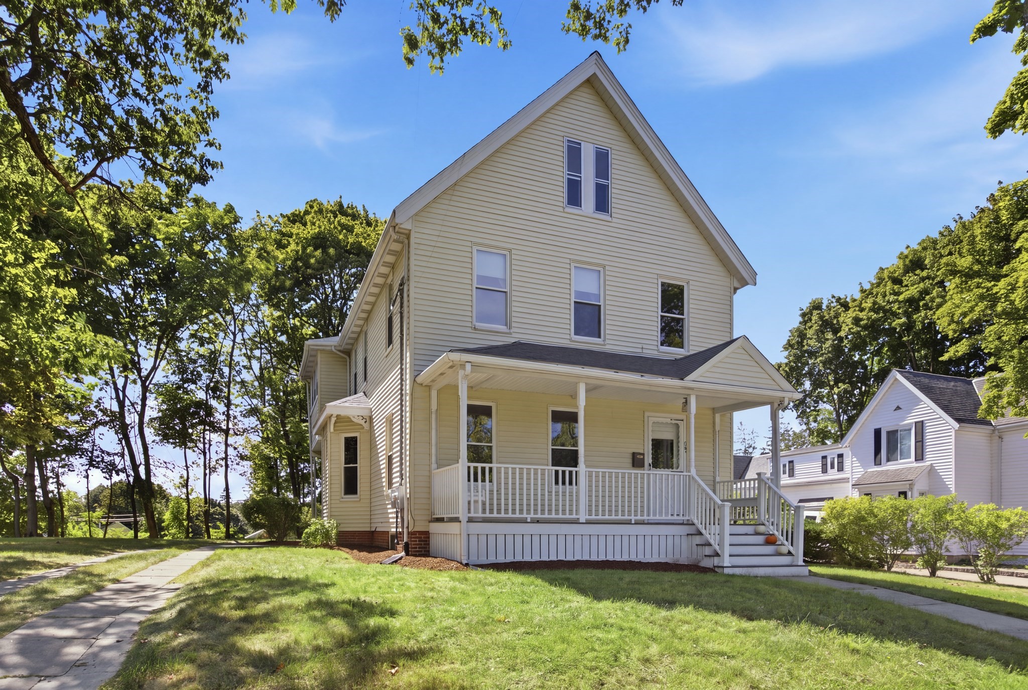 38 Highland St, Reading, MA 01867