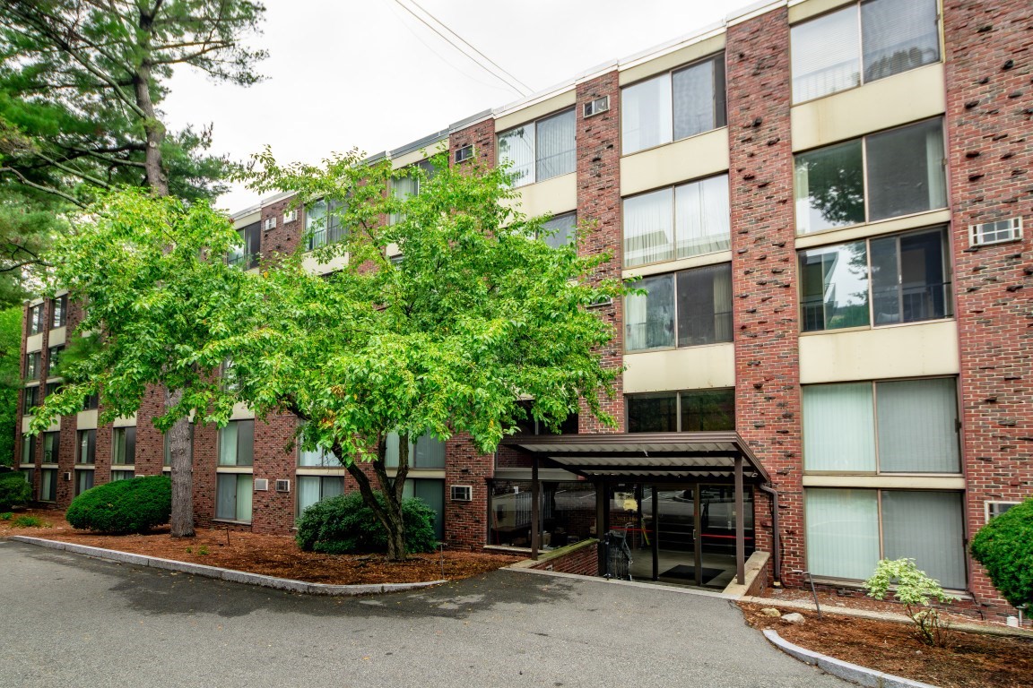 993 Massachusetts Ave Unit 206, Arlington, MA 02476
