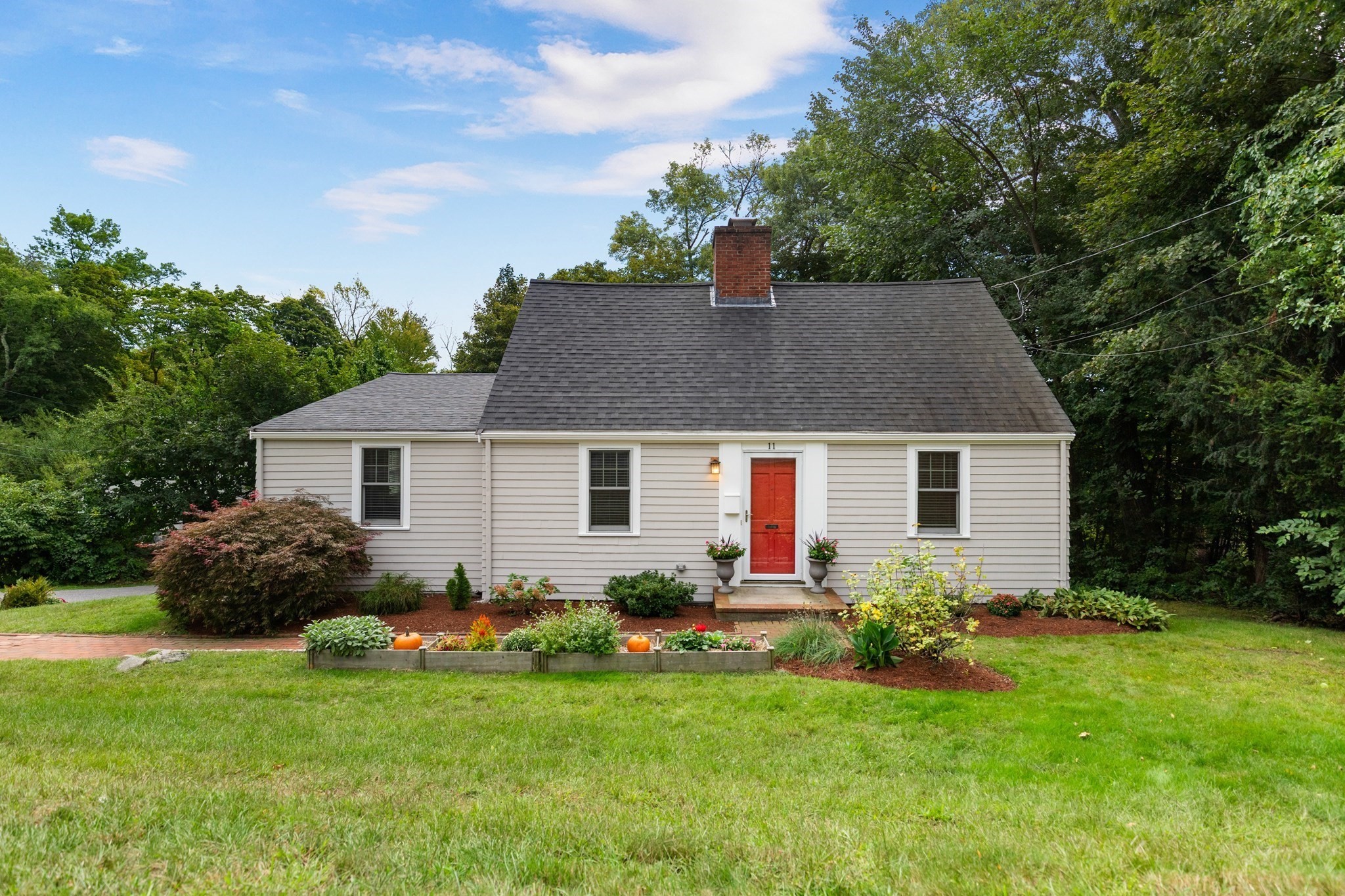 11 Stratham Rd, Lexington, MA 02421