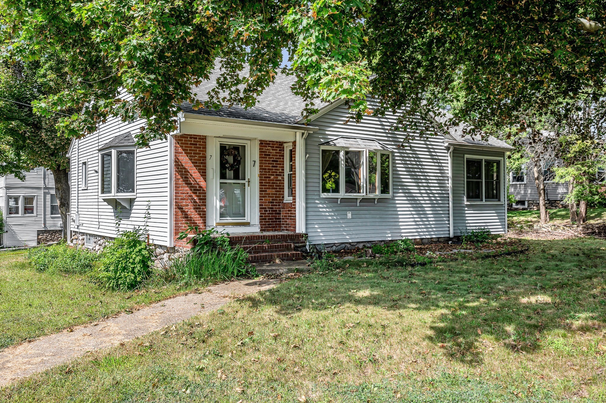 7 Peters St, North Andover, MA 01845