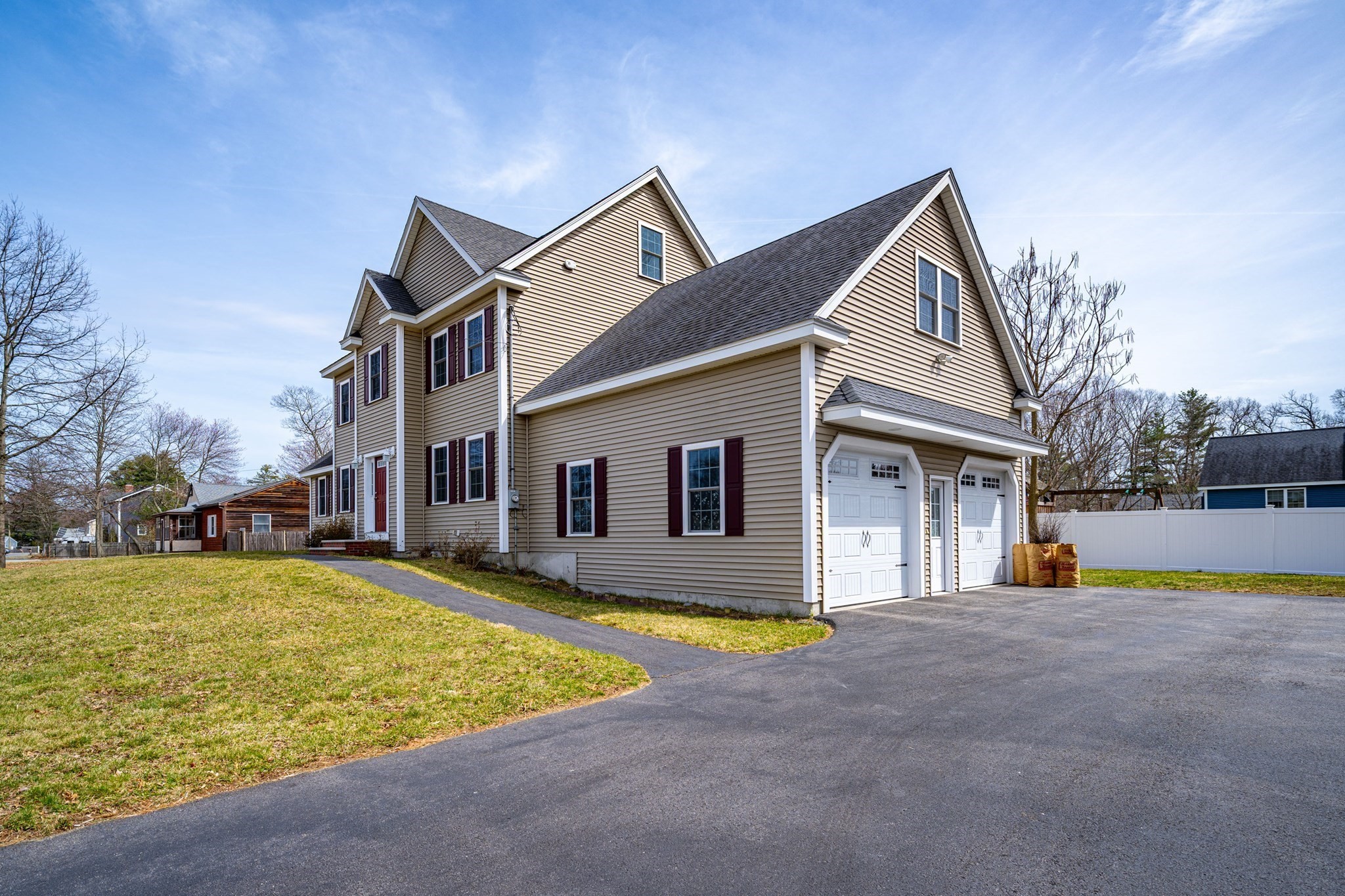 28 Woodlawn Ave, Billerica, MA 01821
