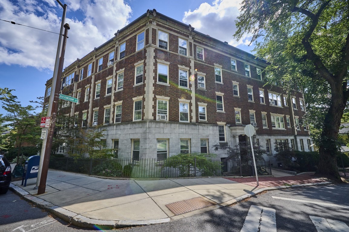 86 Buckingham St Unit 23, Cambridge, MA 02138