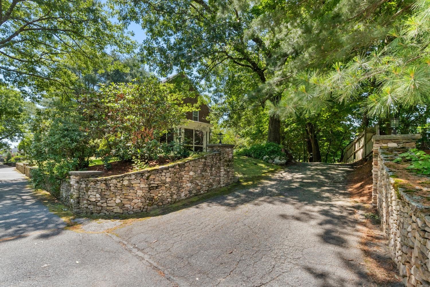 114 South Border Road, Medford, MA 02155 - Image 35