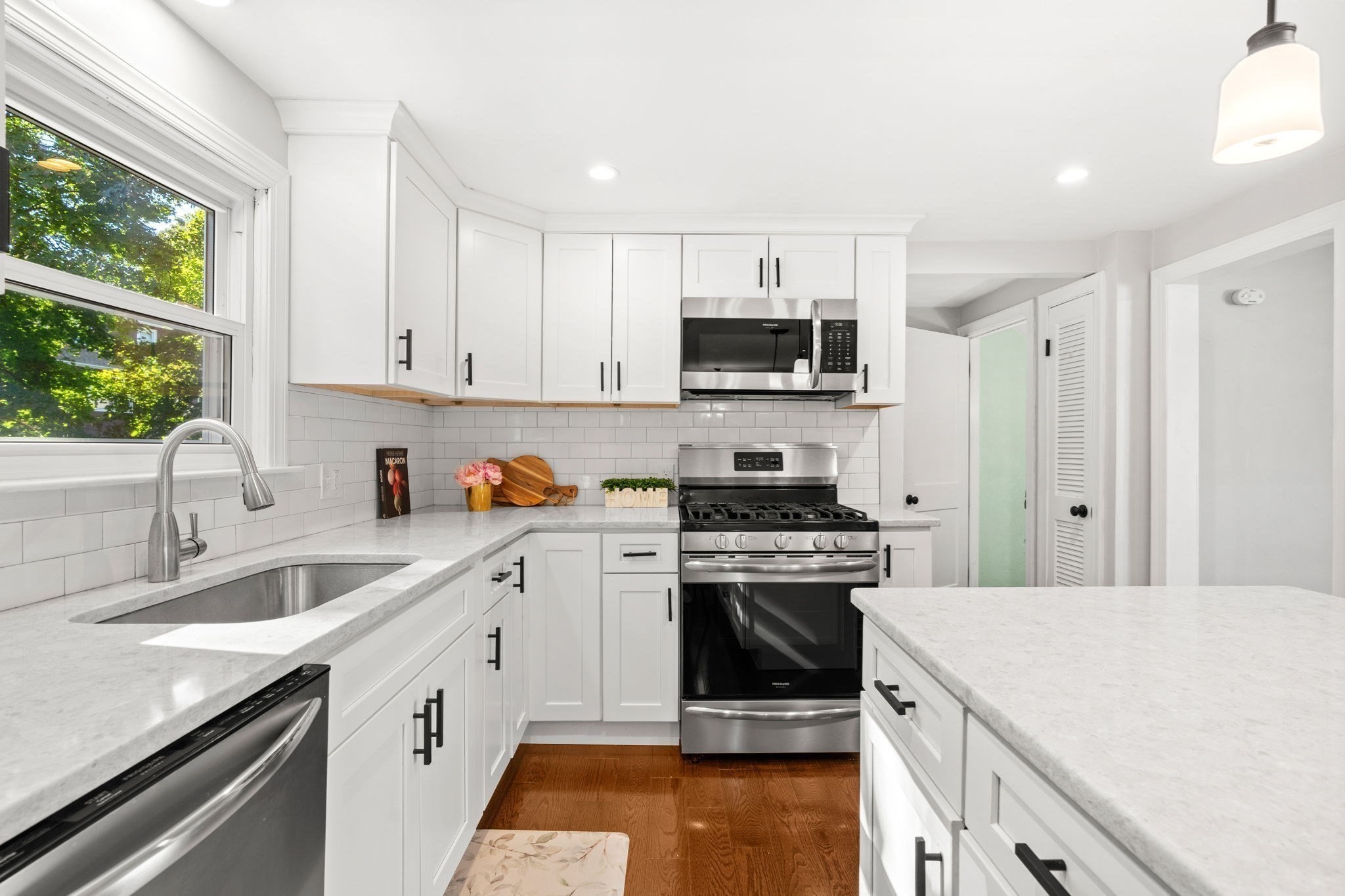 37 Andrews St, Medford, MA 02155 - Image 8