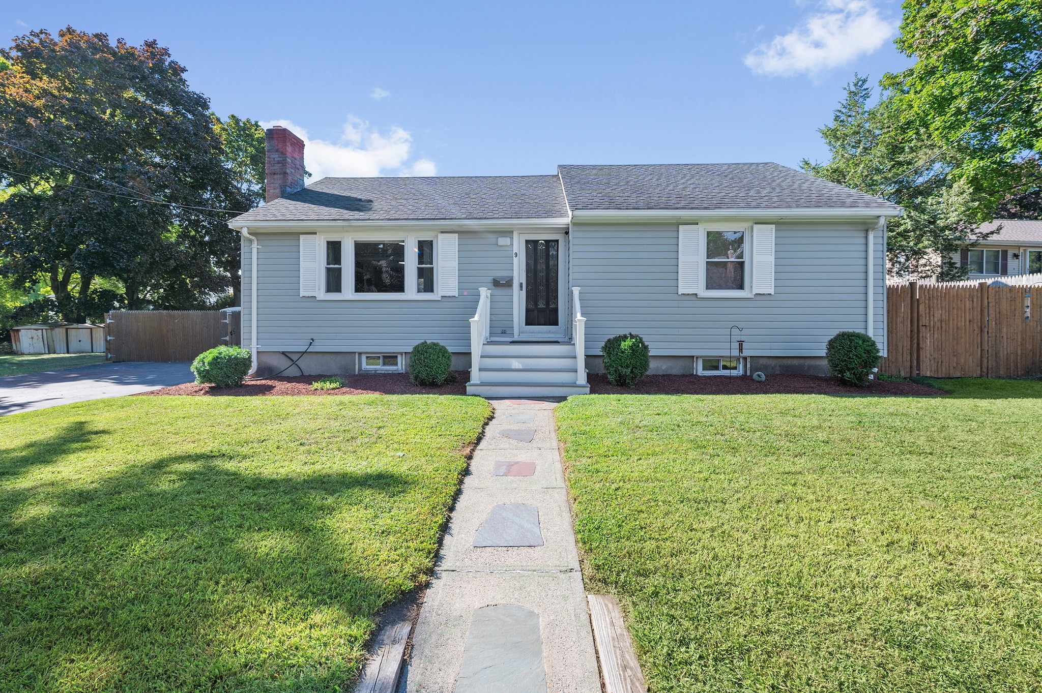 9 Fosters Ln, Wakefield, MA 01880