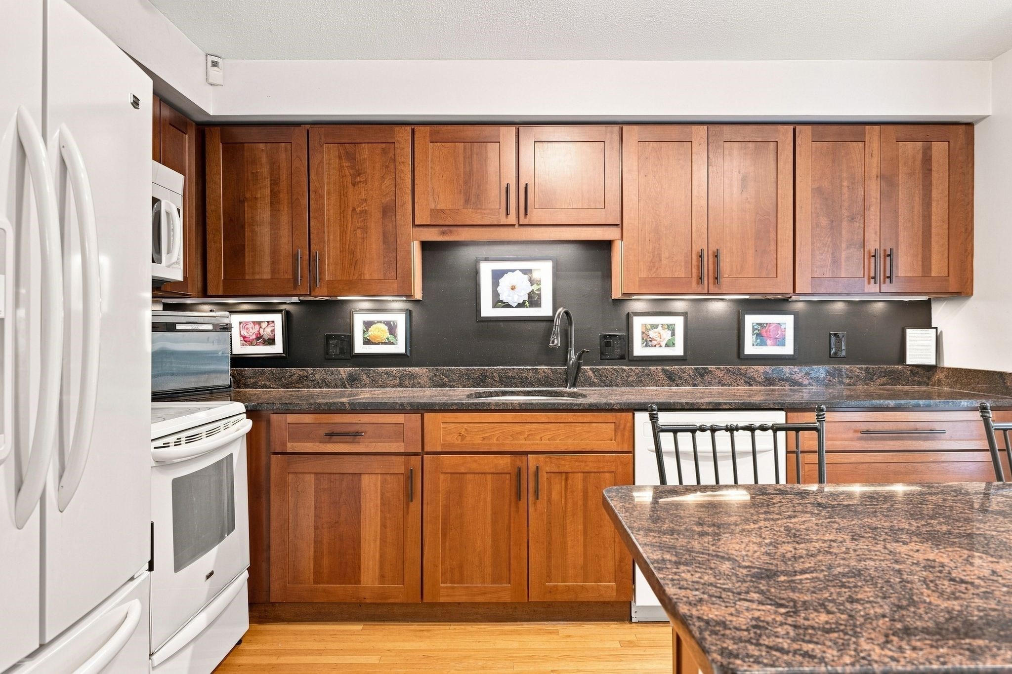 2002 Pheasant Creek Lane Unit 2002, Peabody, MA 01960 - Image 2