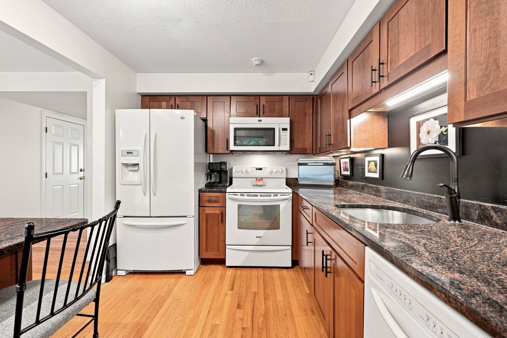 2002 Pheasant Creek Lane Unit 2002, Peabody, MA 01960 - Image 4