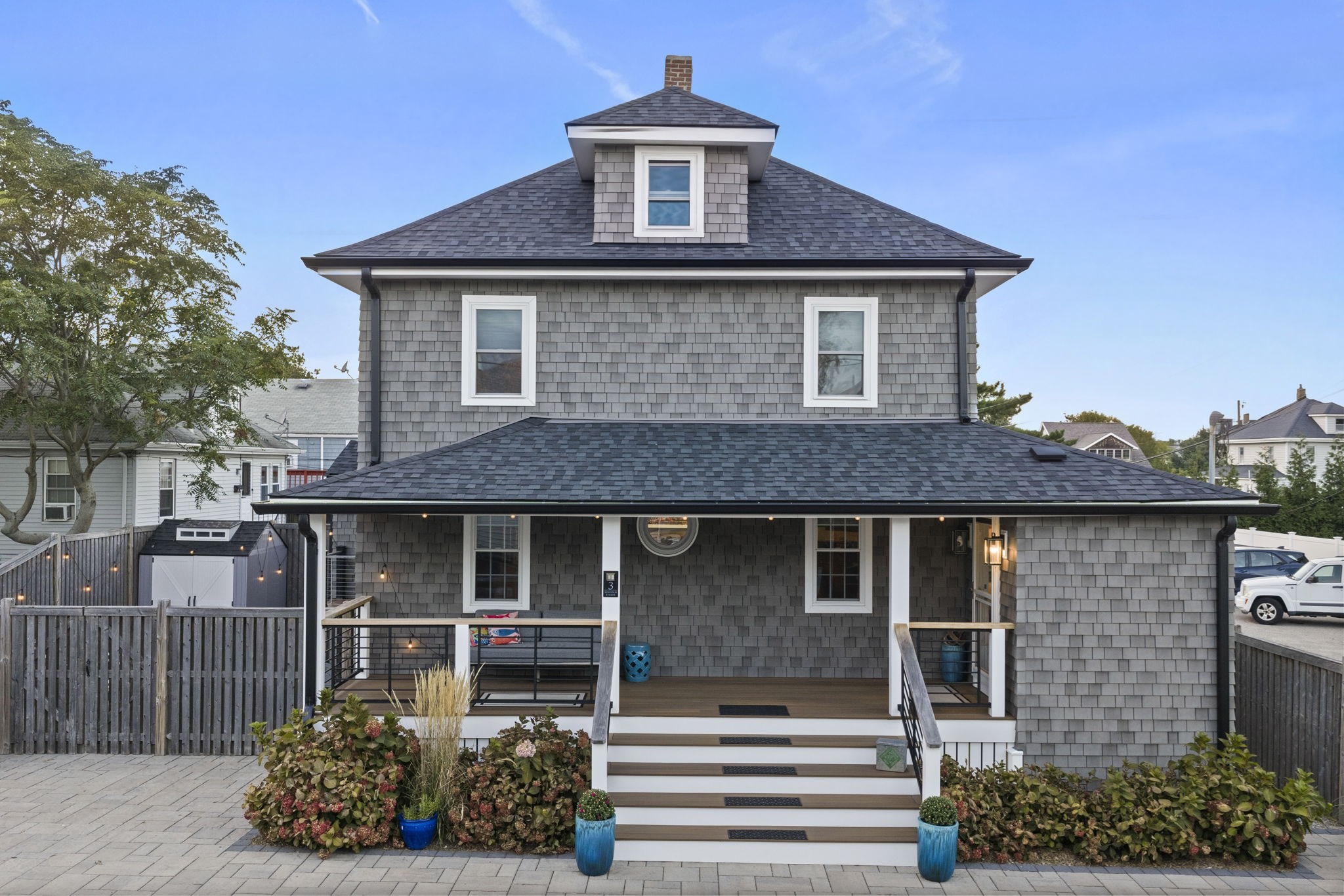 3 Lincoln St, Hull, MA 02045