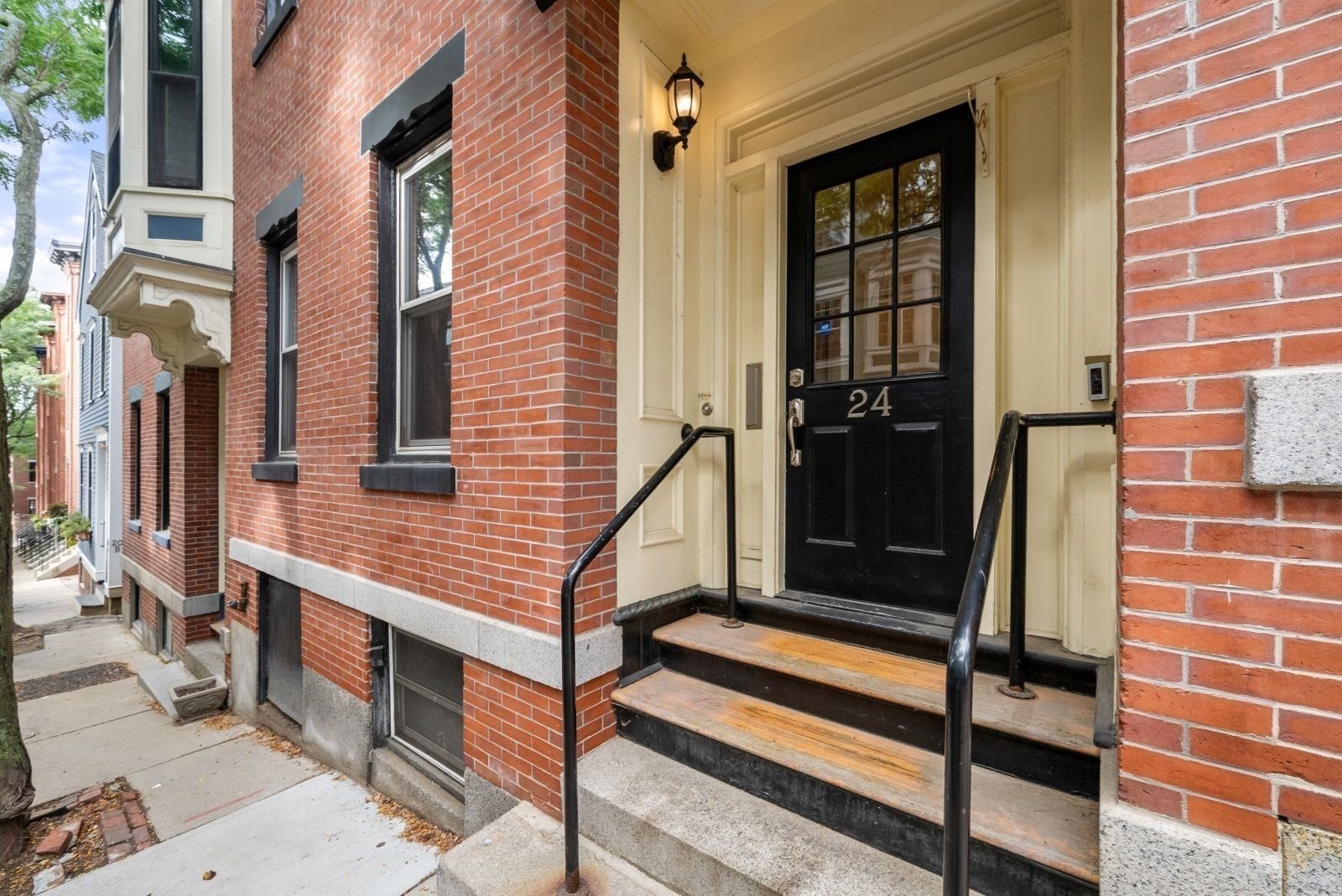 24 Auburn Street, Charlestown, Boston, MA 02129