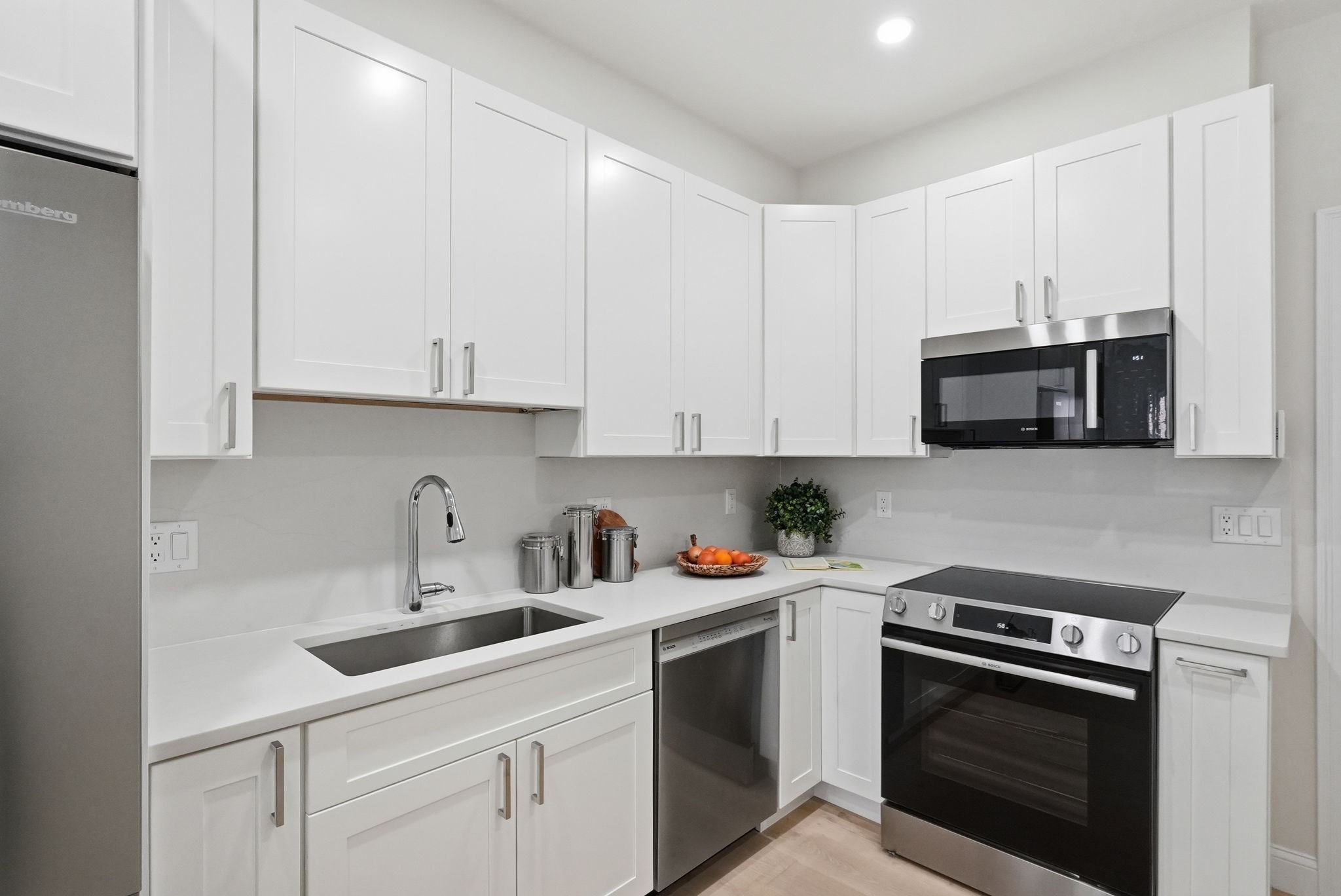 66 Tileston St Unit 102, Everett, MA 02149