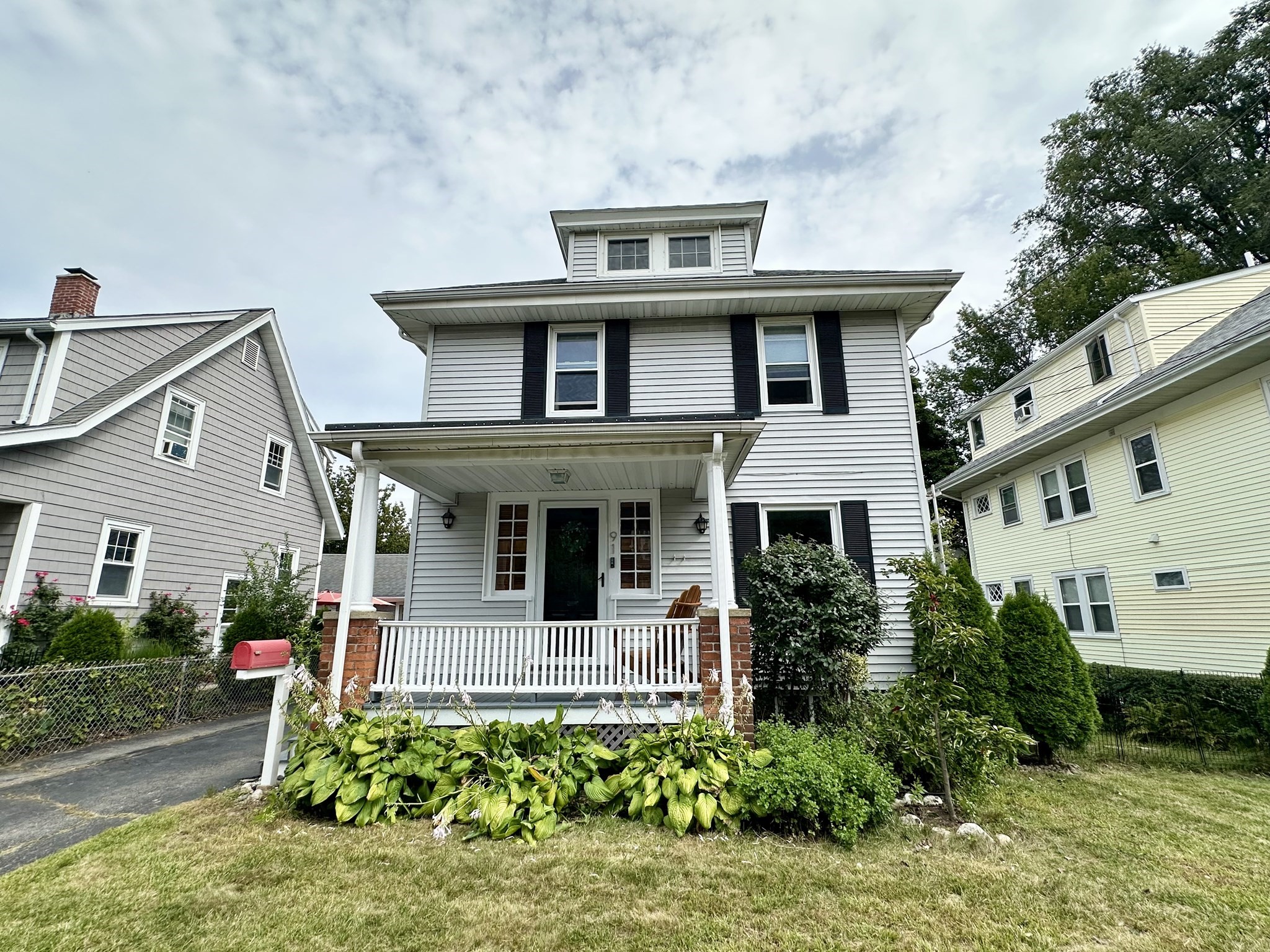 91 Davis St, Quincy, MA 02170