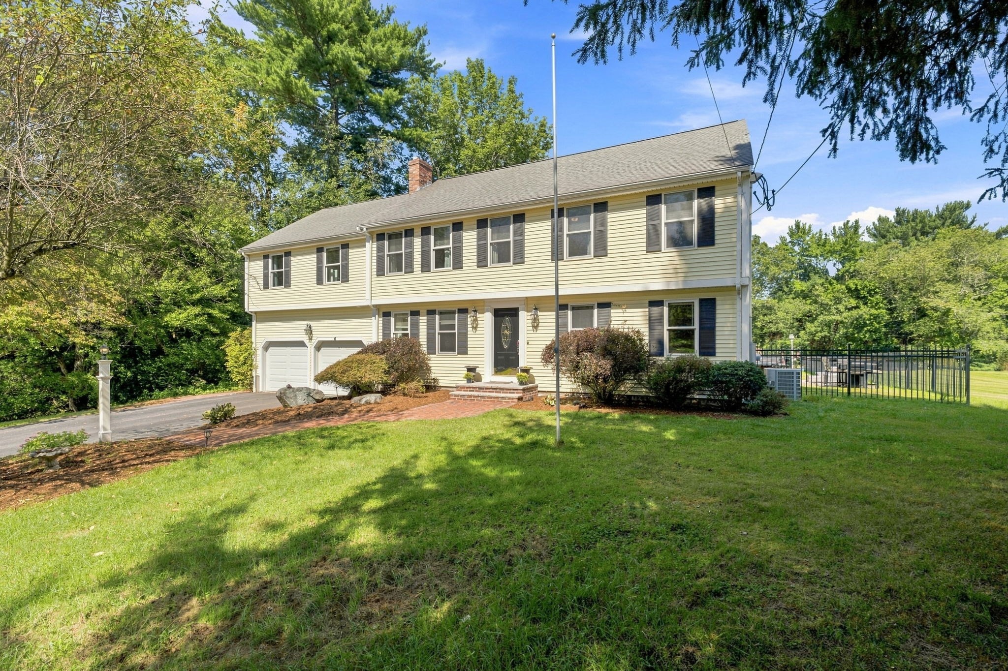 25 West St, Foxboro, MA 02035