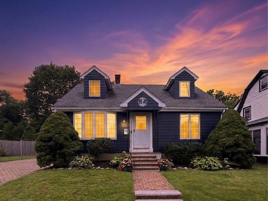 38 Abington Ave, Peabody, MA 01960