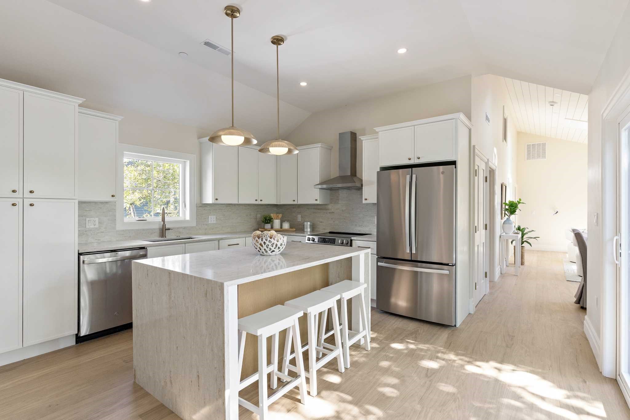 114 Hale St Unit 3, Beverly, MA 01915