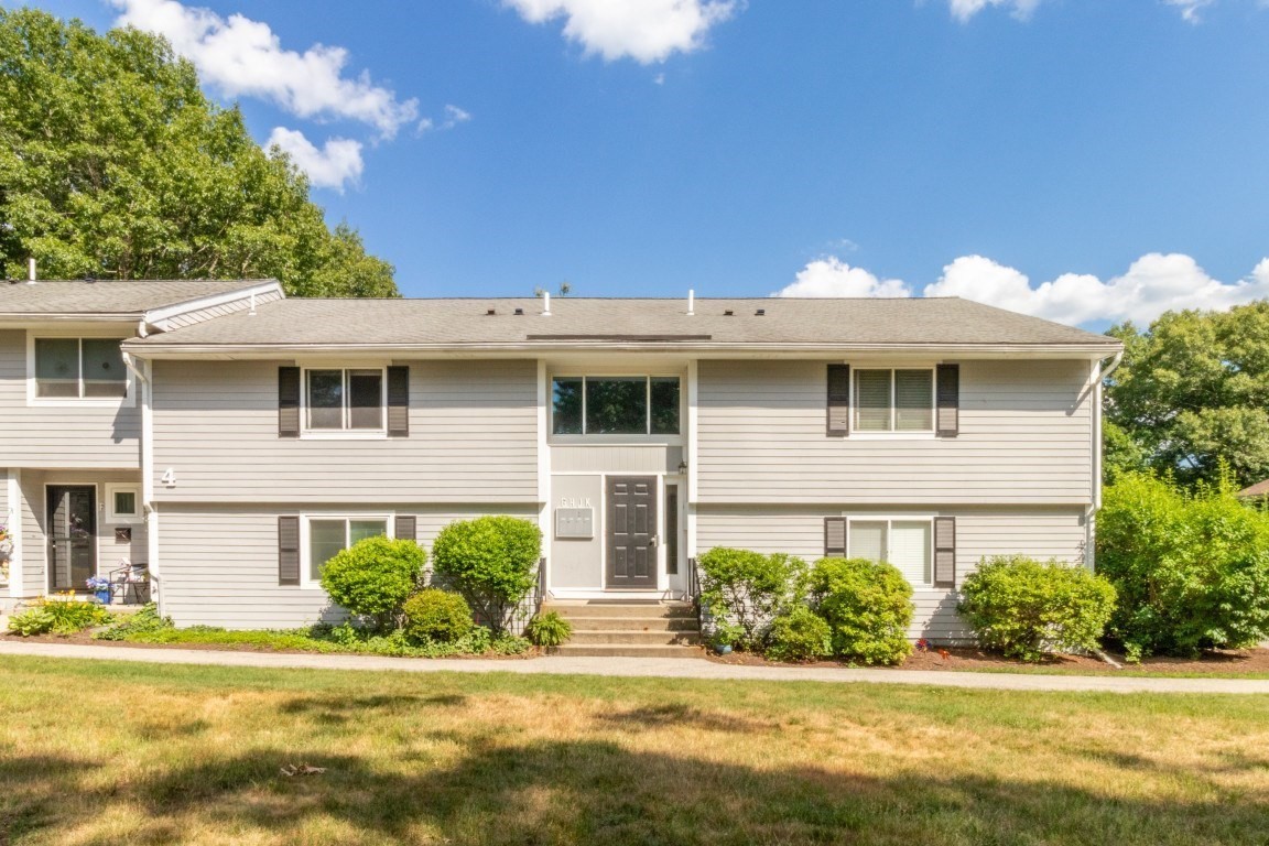 4 Beals Cove Rd Unit G, Hingham, MA 02043
