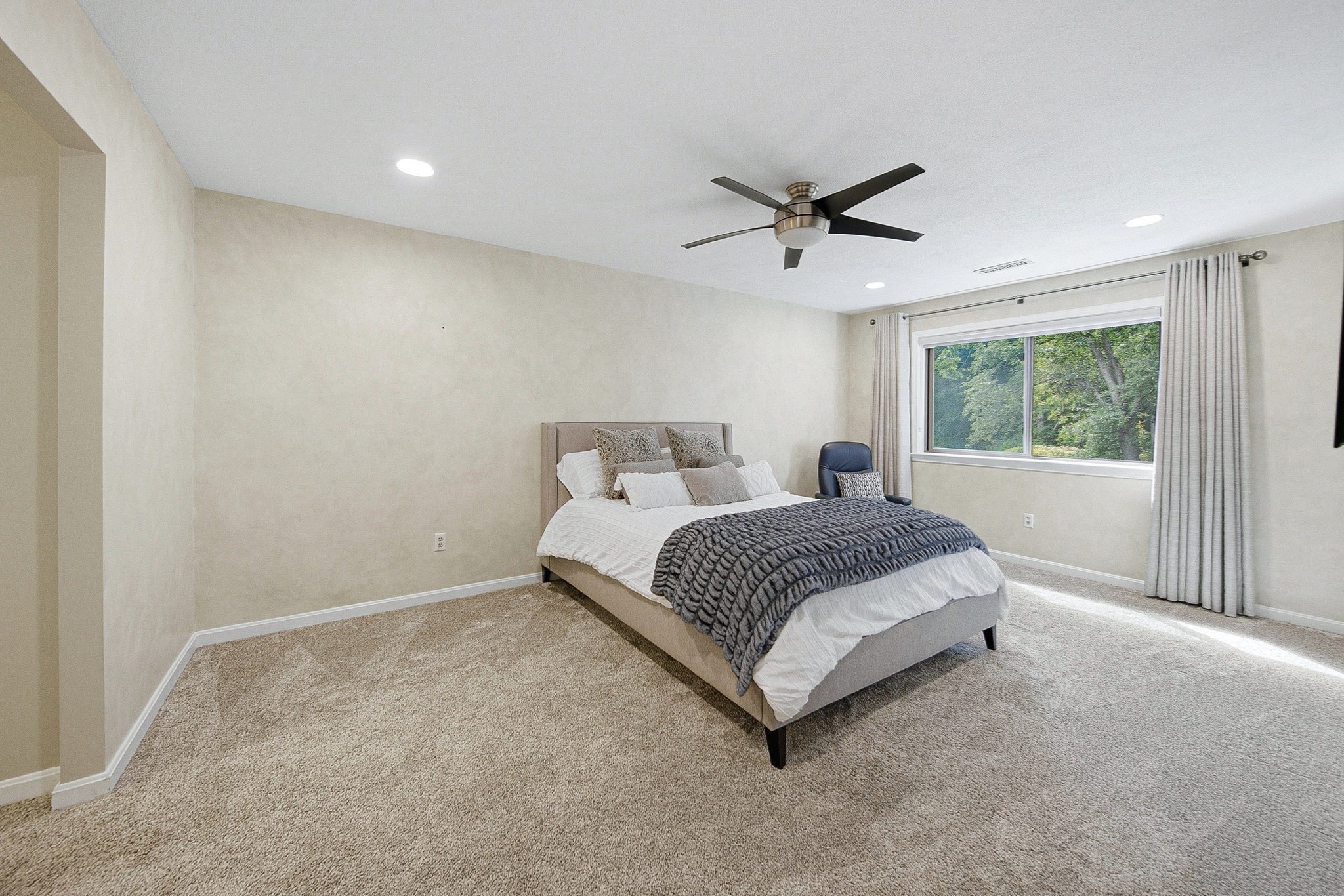 16 Country Club Rd Unit 16, Peabody, MA 01960 - Image 14