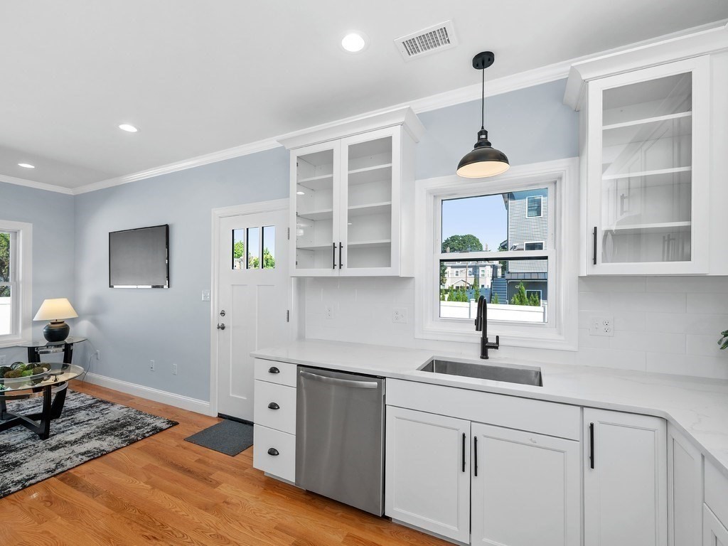 28 Ash Street Unit 2, Waltham, MA 02453 - Image 6