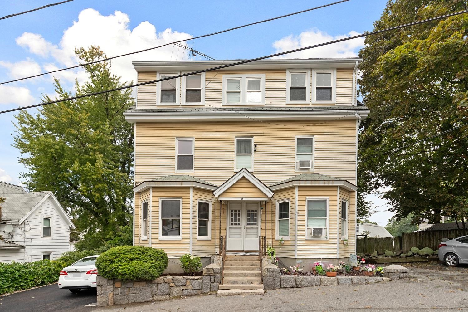 9 Knowlton Sq, Gloucester, MA 01930