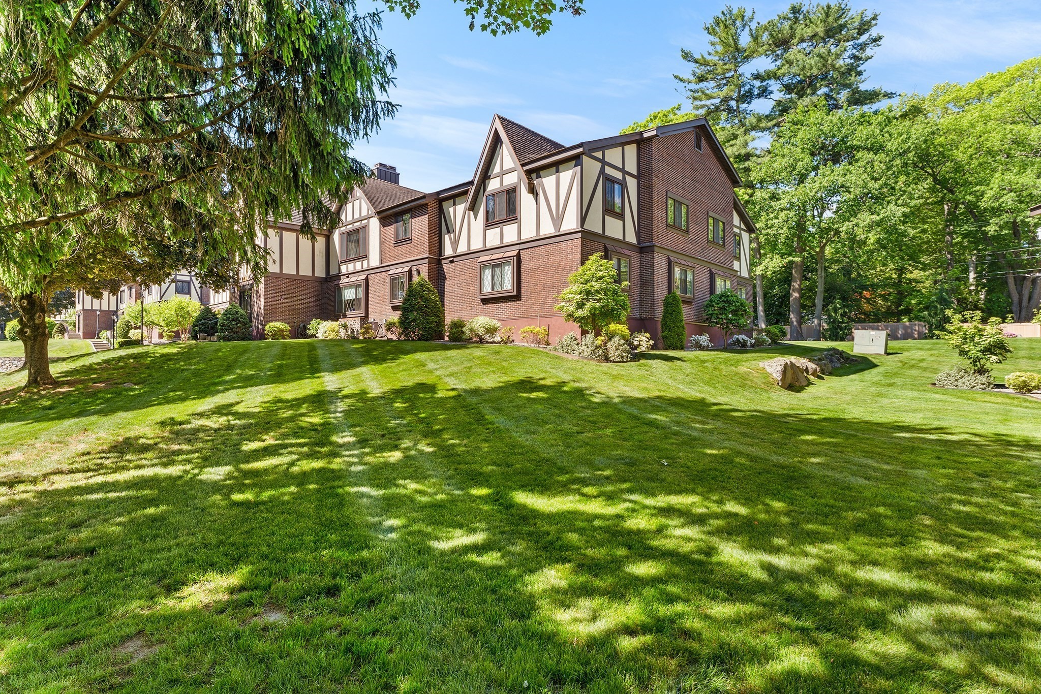 12 Royal Lake Unit 8, Braintree, MA 02184