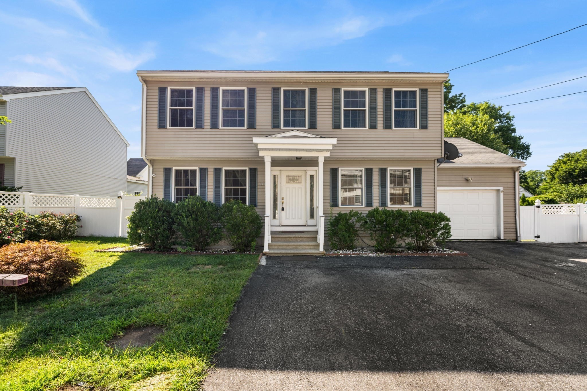 388 Varnum Ave, Lowell, MA 01854