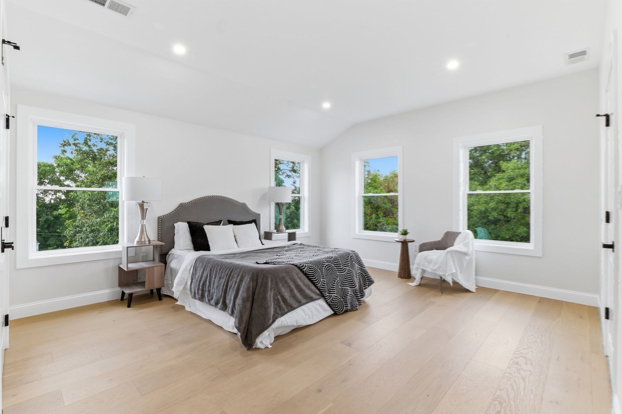 8 Guild St, Medford, MA 02155 - Image 25