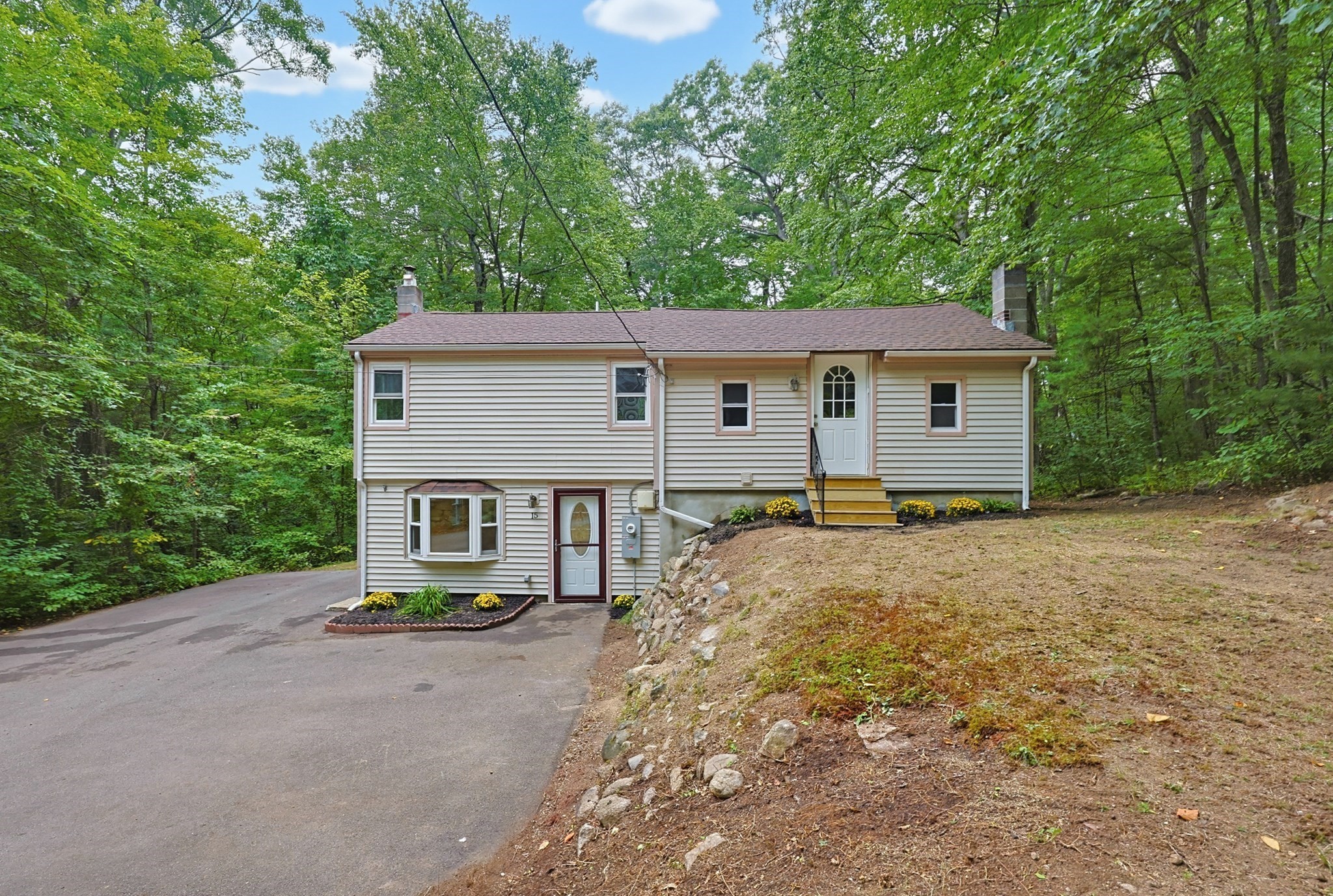 15 Yale Rd, Hopkinton, MA 01748
