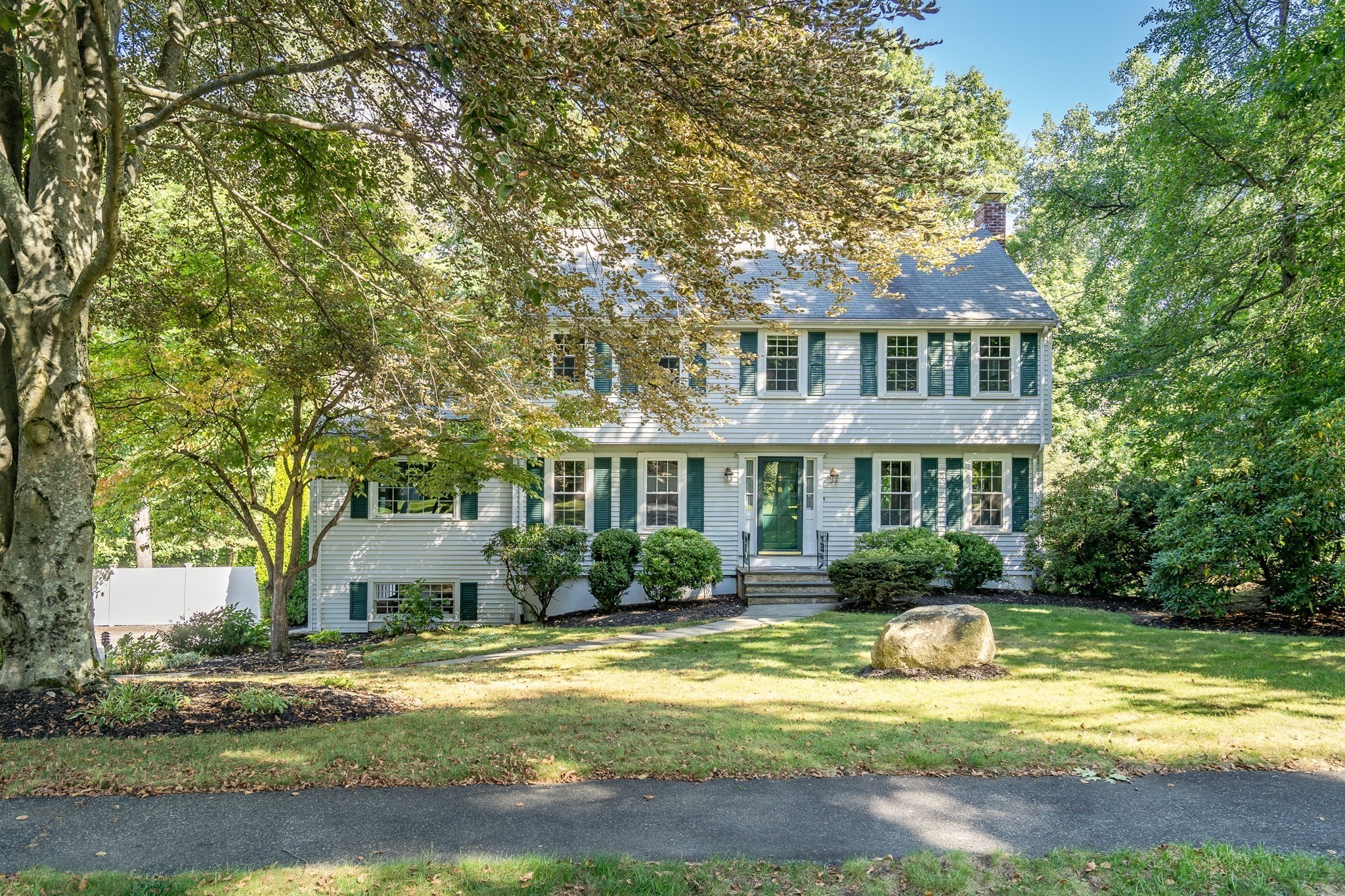 8 Barry Dr, Framingham, MA 01702