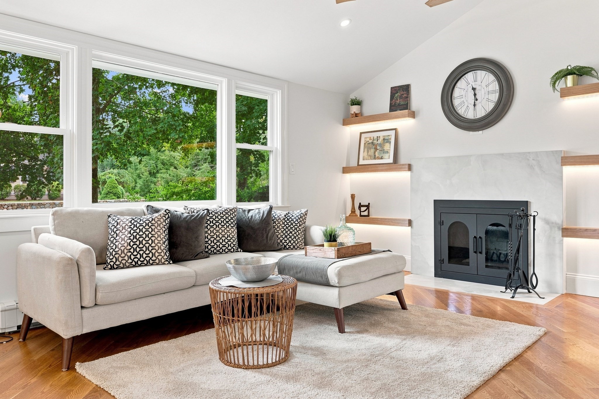 121 Elm St, North Reading, MA 01864