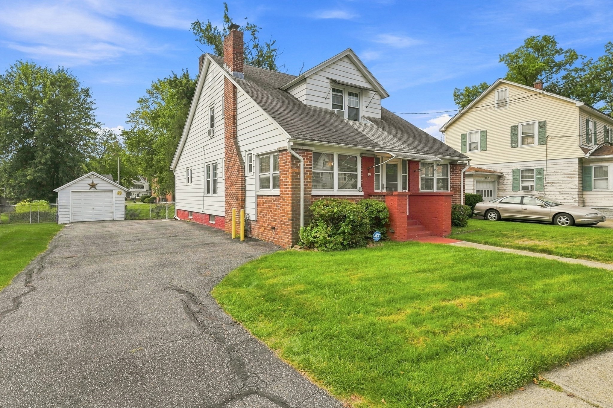 764 Allen St, Springfield, MA 01118