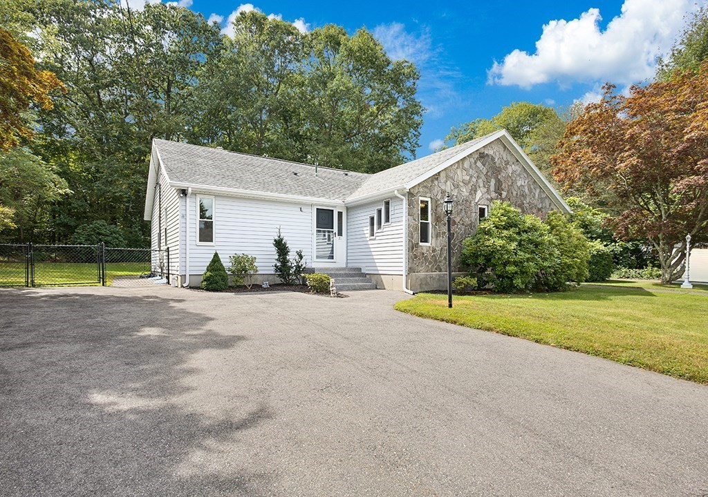 31 Acorn Dr Unit 31, Randolph, MA 02368
