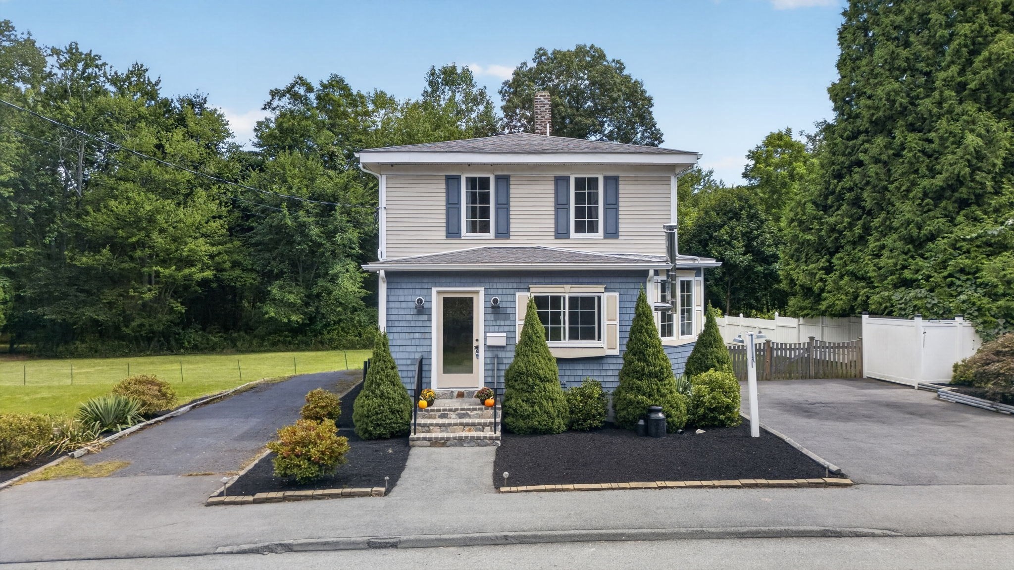48 Anawan St, Taunton, MA 02780