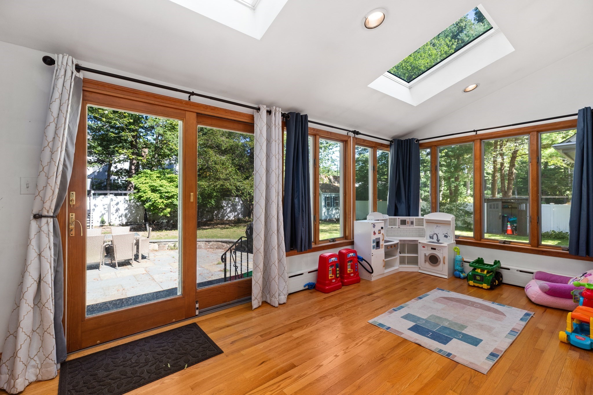 53 Eleanor St, Dartmouth, MA 02747 - Image 9