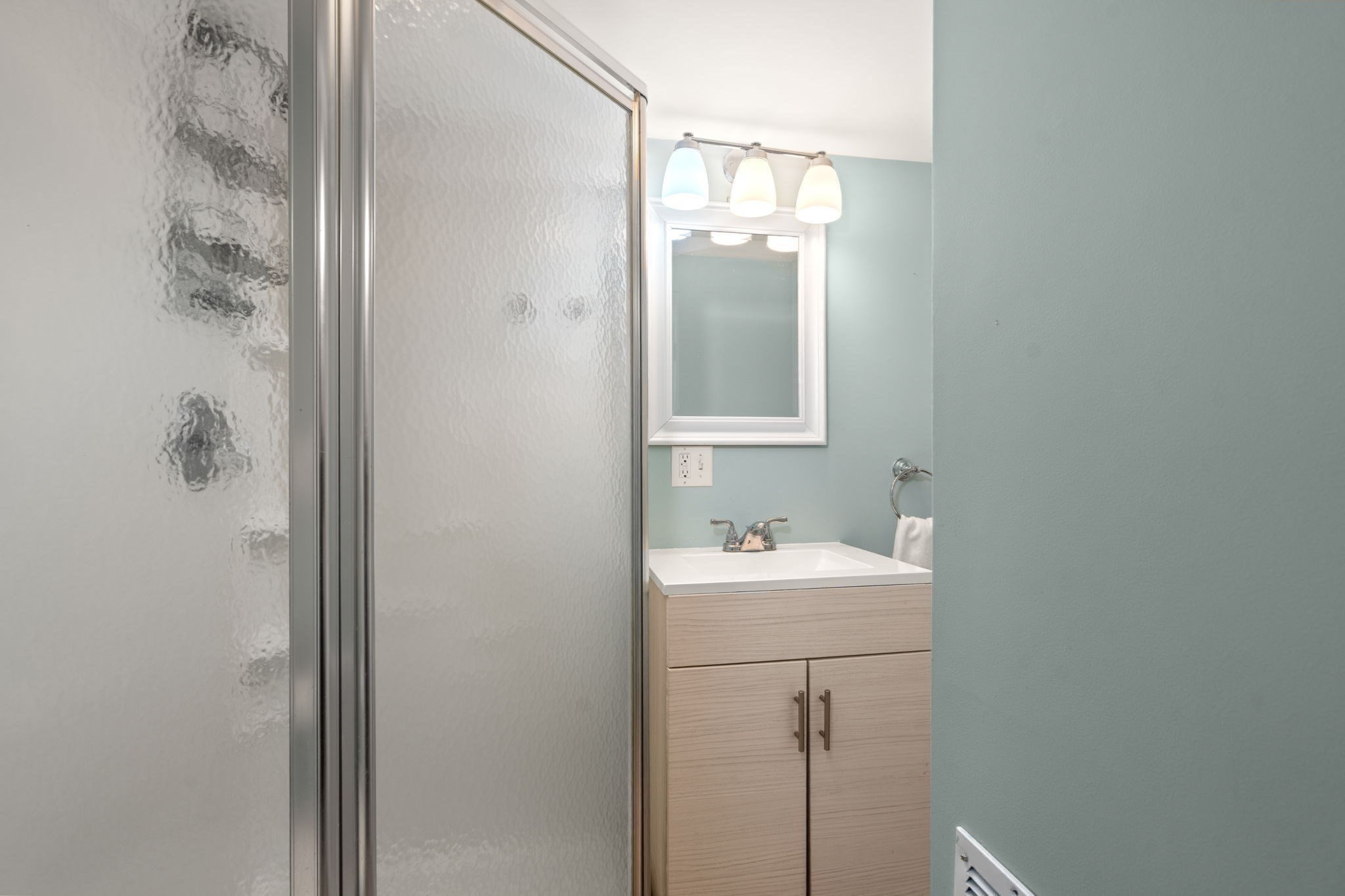 46 Norwich Circle, Medford, MA 02155 - Image 25