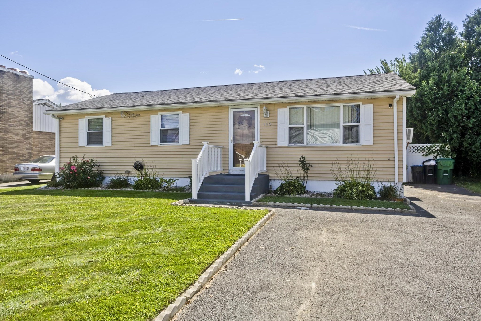115 Blanchwood Ave, Chicopee, MA 01013