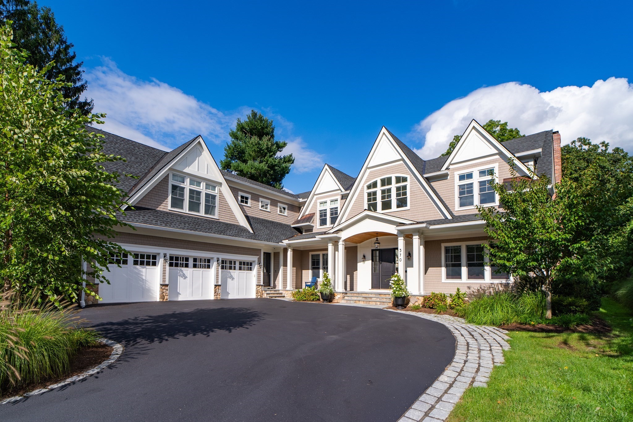 370 Grove St, Needham, MA 02492