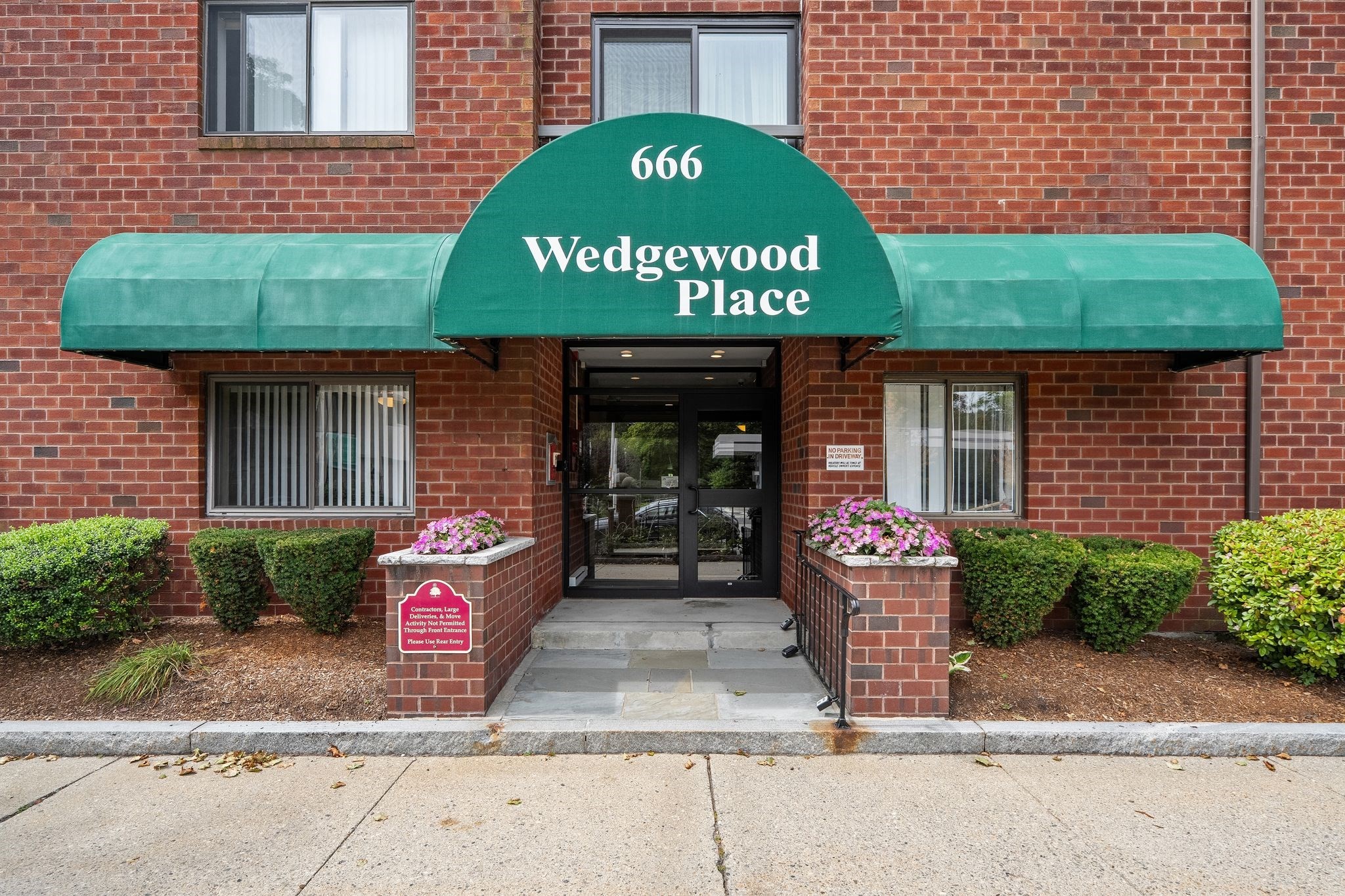 666 Main St Unit 310, Winchester, MA 01890