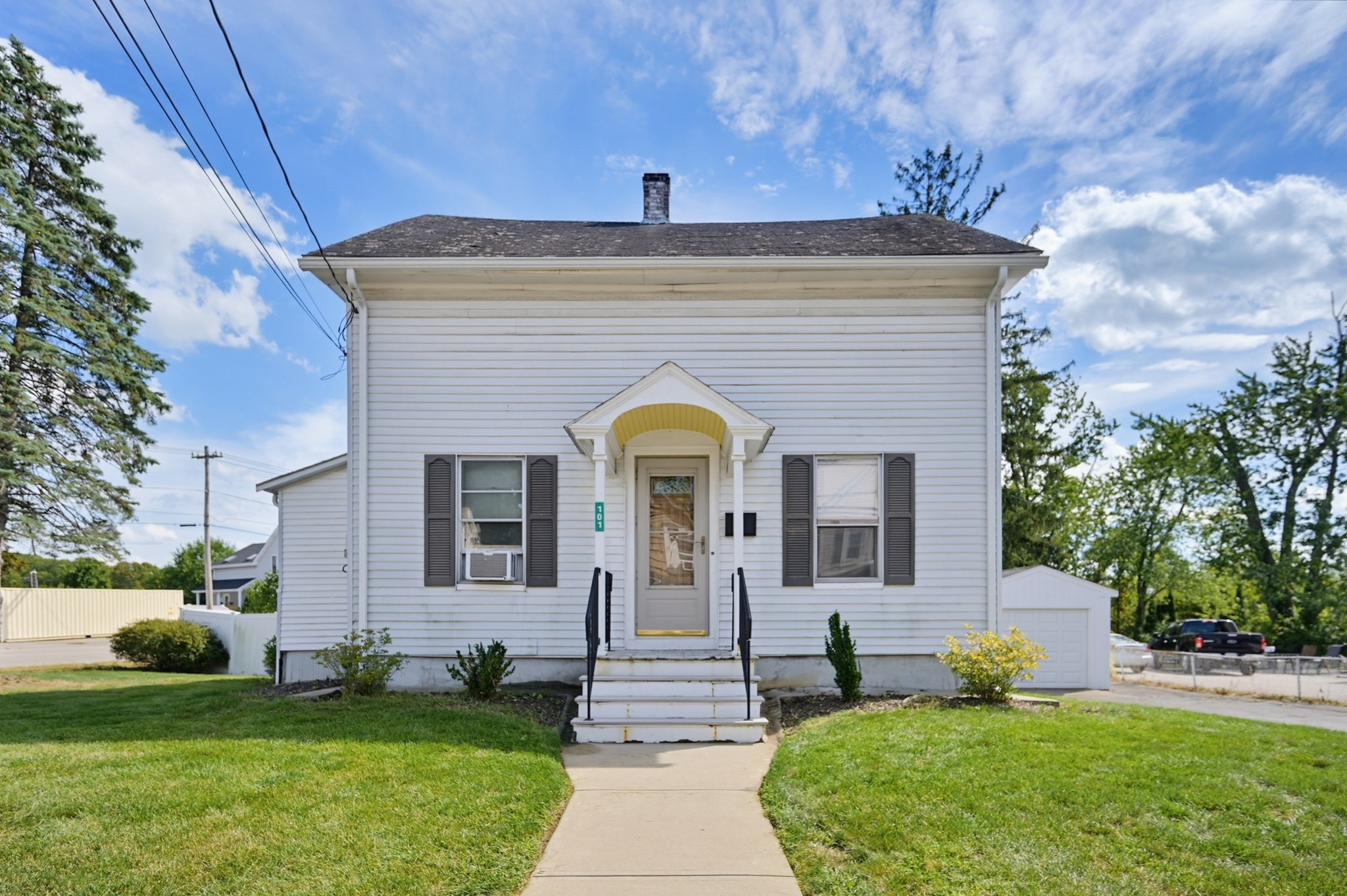 101 Fisher St, North Attleboro, MA 02760