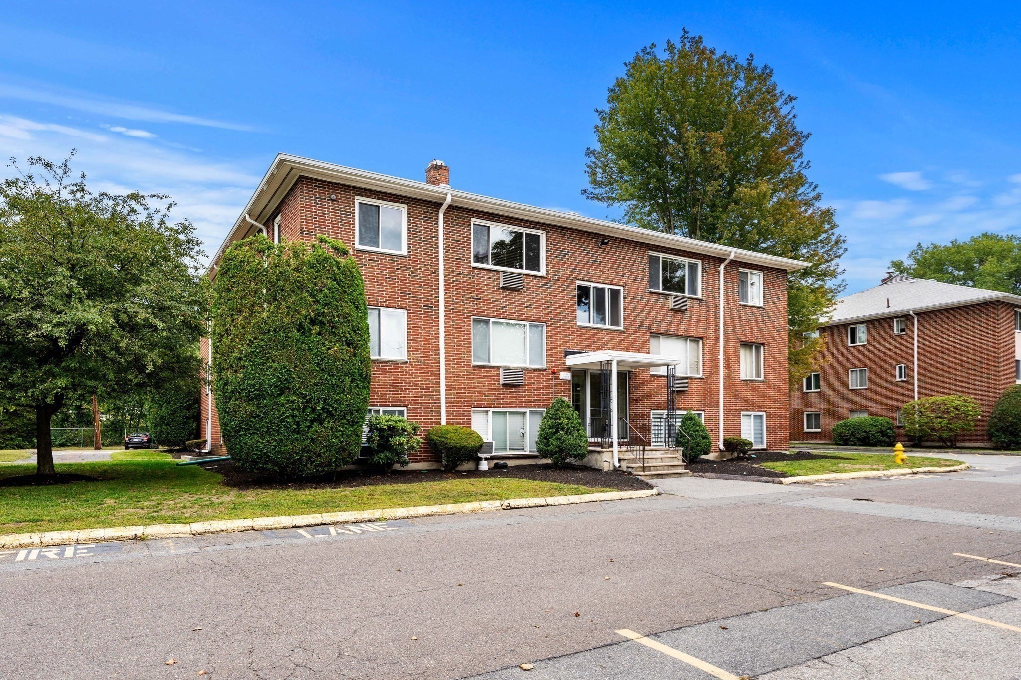 3 Albert Dr Unit 11, Woburn, MA 01801