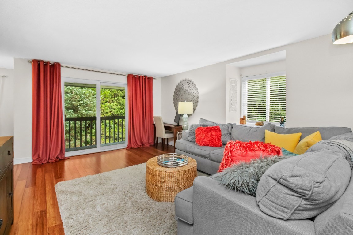 2 Beals Cove Rd Unit K, Hingham, MA 02043
