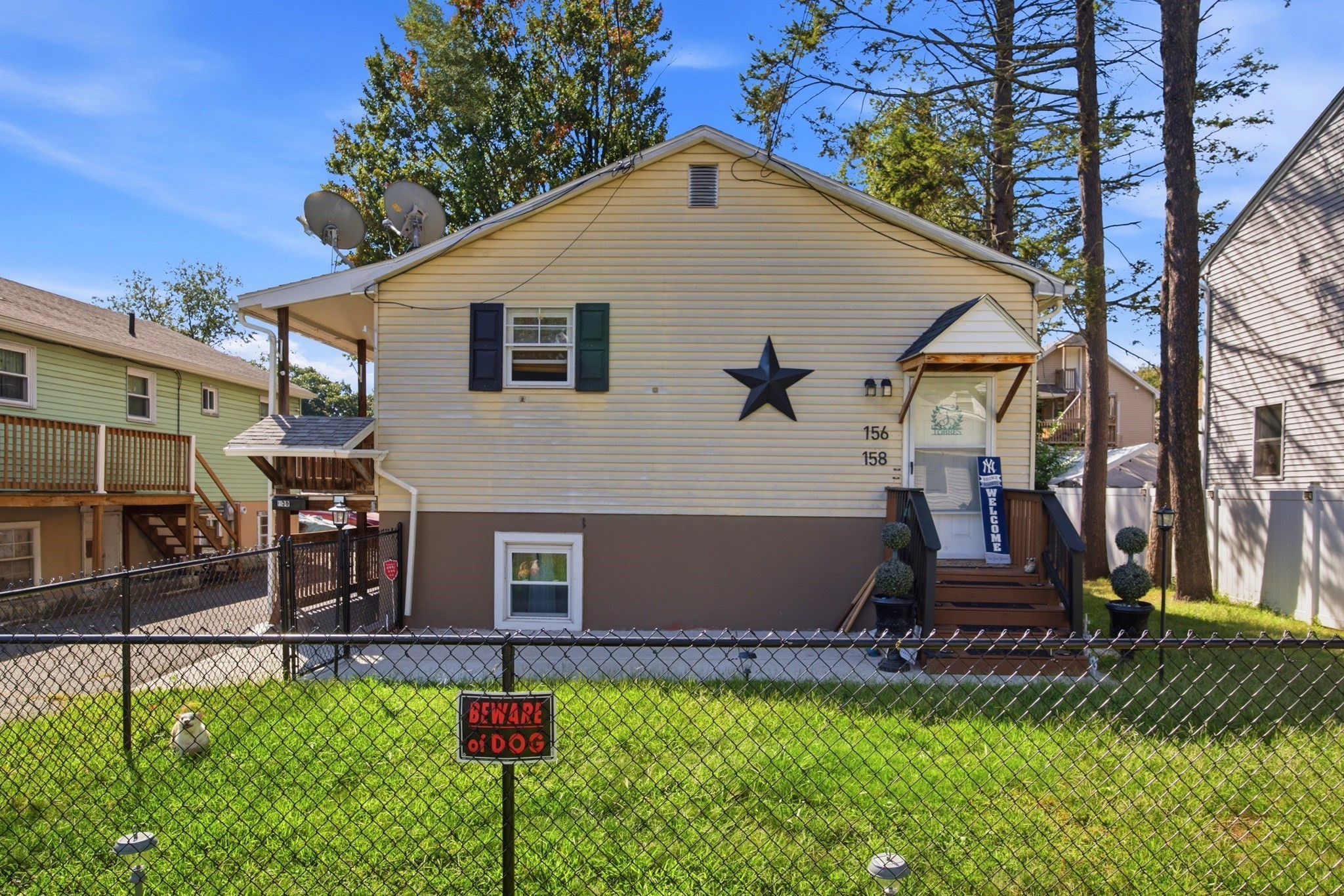 156 Santa Barbara St, Springfield, MA 01104
