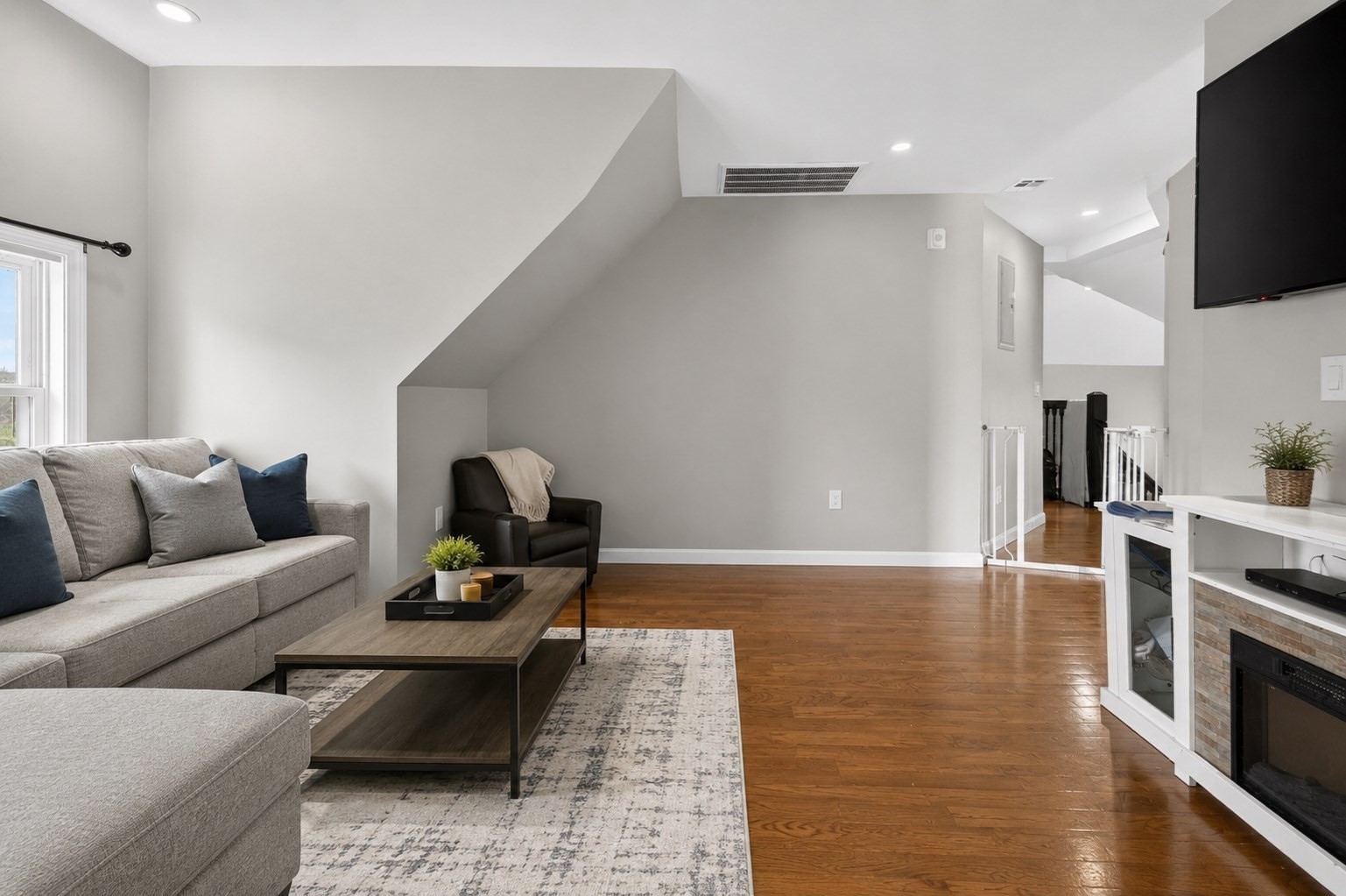 37 Stonehurst, Dorchester, Boston, MA 02122 - Image 8