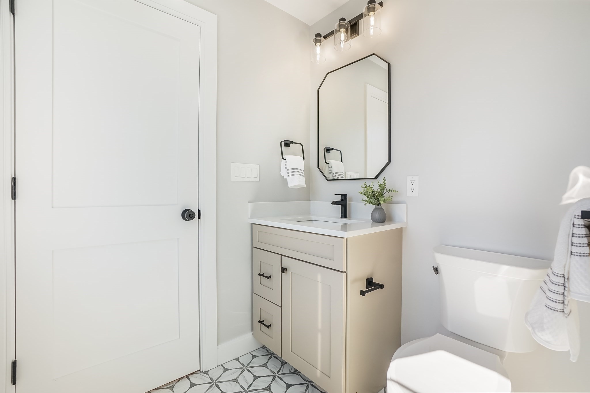 30 Maple St Unit 2, Waltham, MA 02453 - Image 25