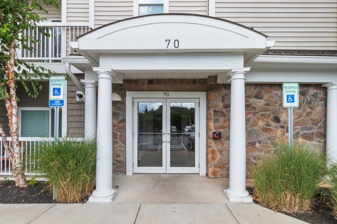 70 Trotter Rd Unit 4304, Weymouth, MA 02190